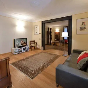 C-rooms, Residenza Correggio Appartement